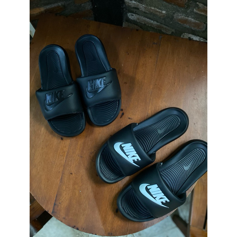 NIKE SLIDE SANDALS