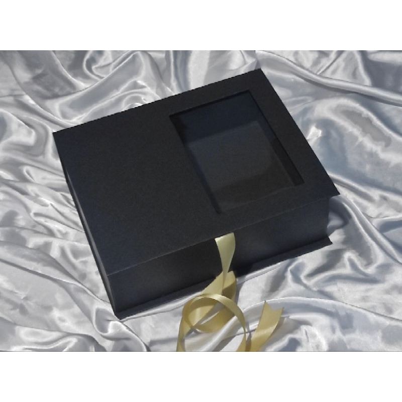 

Box Souvenir / Box Hampers custom / Hardbox size 29x23x10cm / Box Mika MOQ 100pcs