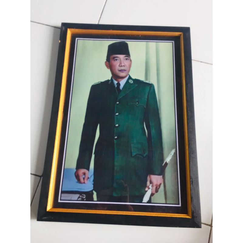 Hiasan dinding plus Bingkai Cetak poster ir Soekarno jaz hijau