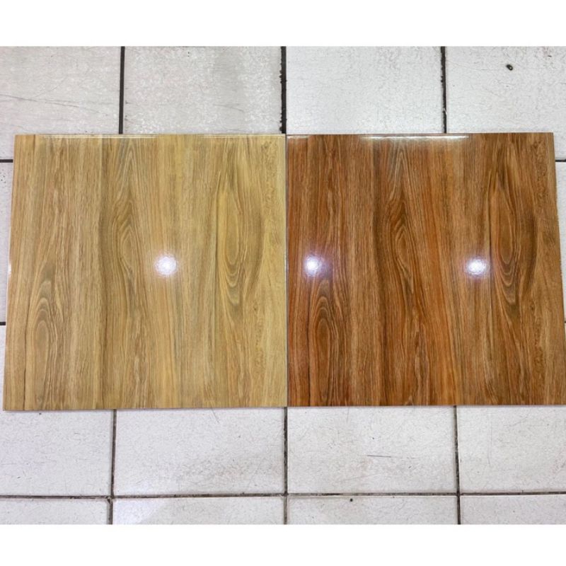 {ONGKIR DILUAR APLIKASI} Keramik Lantai Glossy Motif Kayu 50x50 CASTELLA SERIES Jupiter