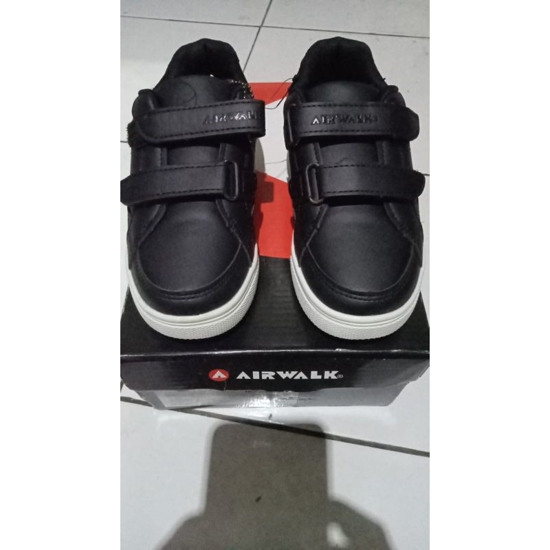 SEPATU ANAK AIRWALK ORI SIZE 30