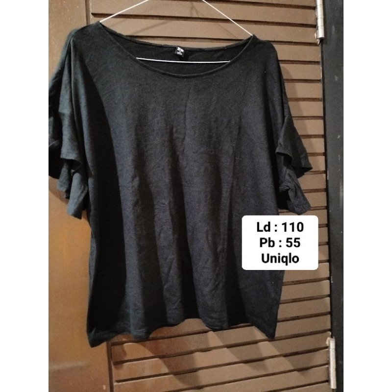 Kaos Uniqlo
