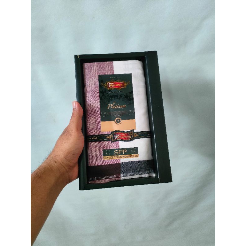 Sarung Ketjubung seri SPP (Songket Pancingan Polos) Warna Hitam/Putih Polos COSMO CWP ukuran Dewasa