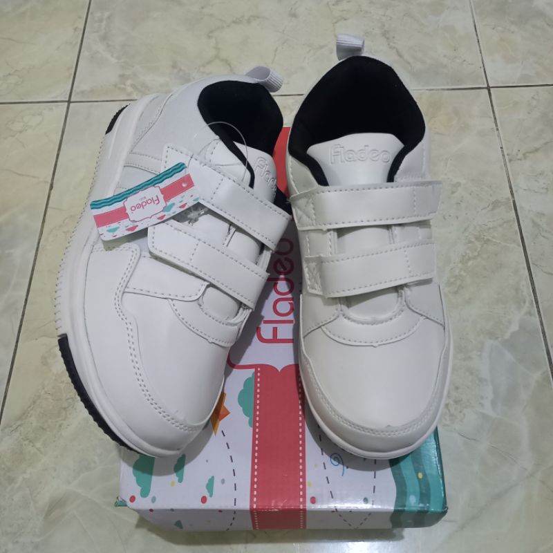Fladeo sepatu anak