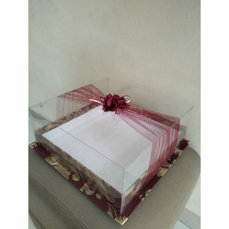 

box kotak hantaran kue untuk lamaran dan pernikahan/kotak kue seserahan tutup mika. ukuran 25x25 x5cm