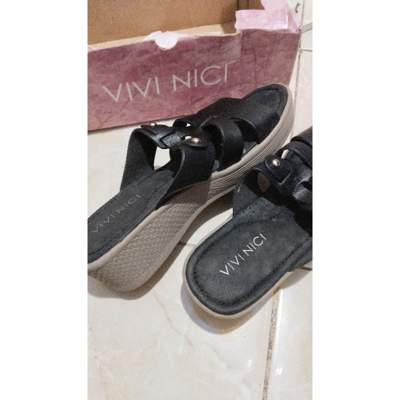 sendal wanita vivinici