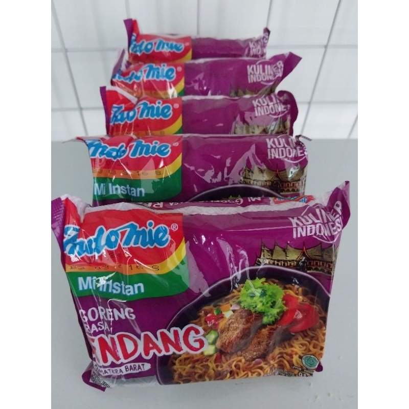 

indomie goreng dan indomie goreng rendang