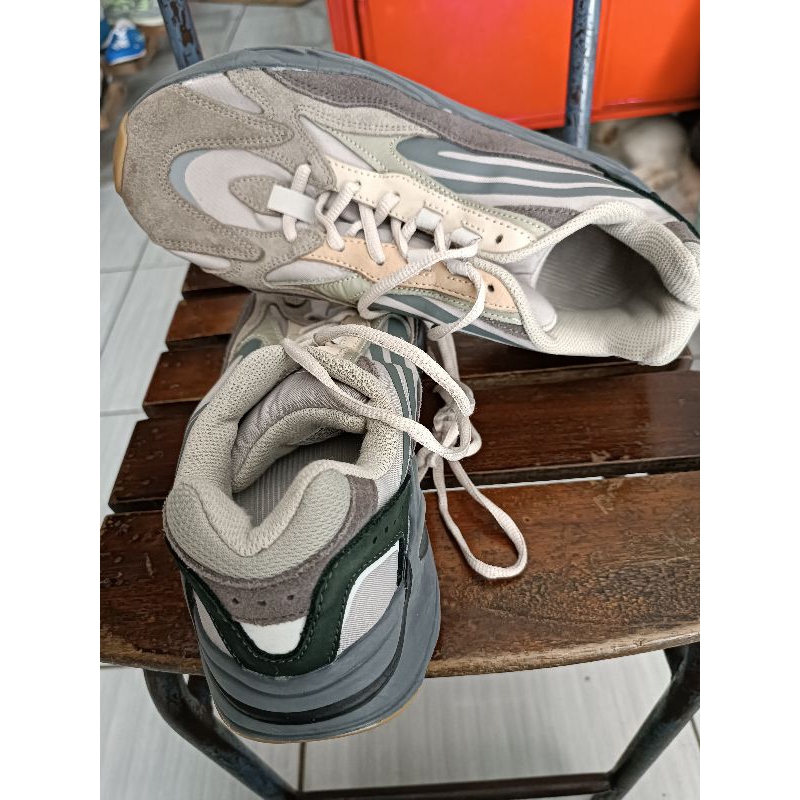 sepatu adidas yeezy boots 700 V2 tephra