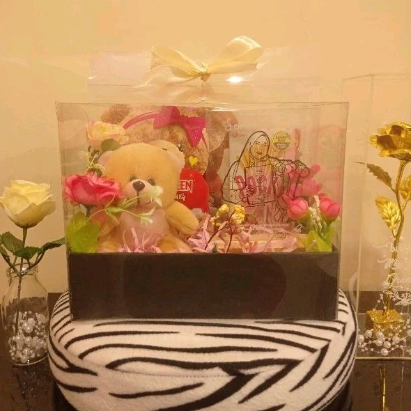 

hampers box mika kado valentine ulang tahun wisuda wedding hantaran anniversary birthday estetik murah lucu custom