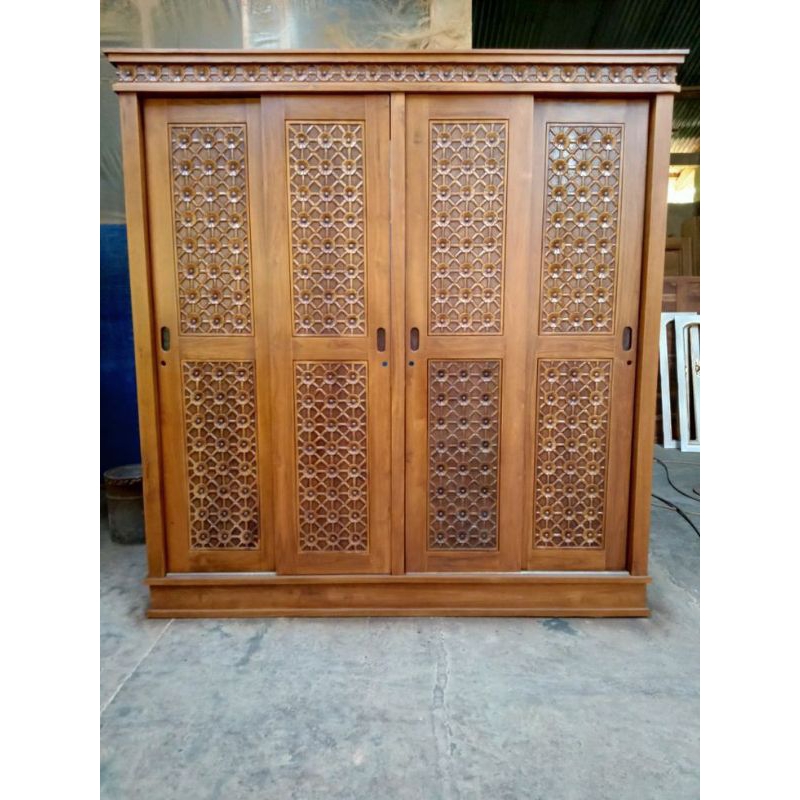 LEMARI PAKAIAN UKIR JEPARA_LEMARI KAYU JATI PINTU 4_LEMARI PAKAIAN SLIDING