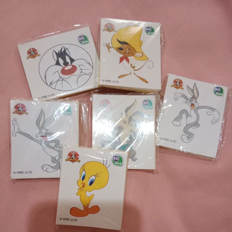 

Hadiah Sticker Looney Tunes