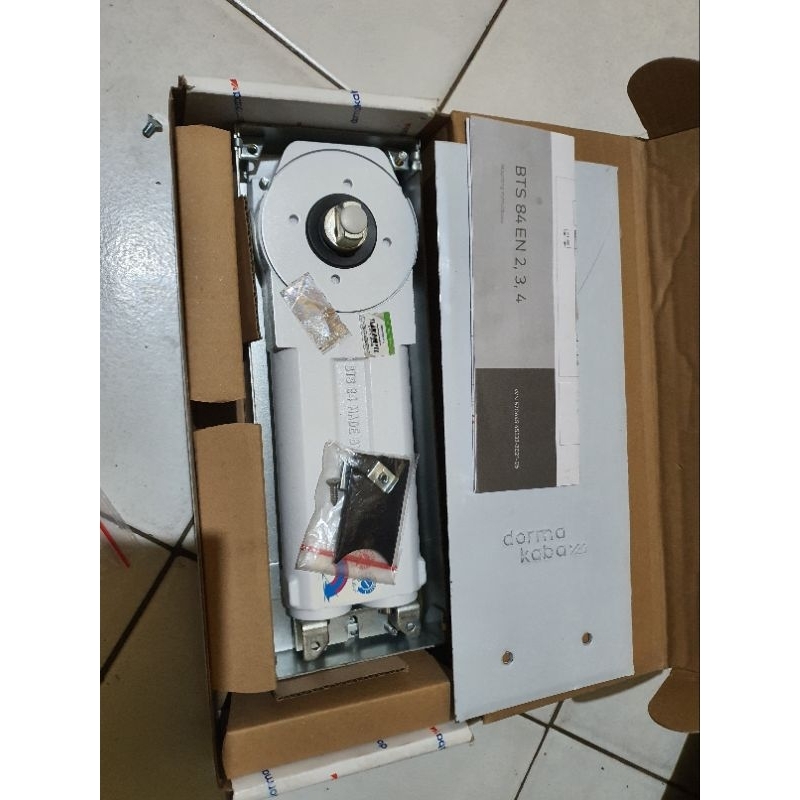 FLOOR HINGE DORMA / Dormakaba BTS 84 set Pacth fitting / Engsel Lantai/ Engsel Tanam /Pintu kayu /pi