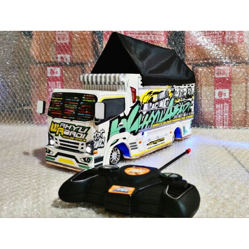 miniatur truk oleng Wahyu abadi 2 putih remote control RC atau full variasi