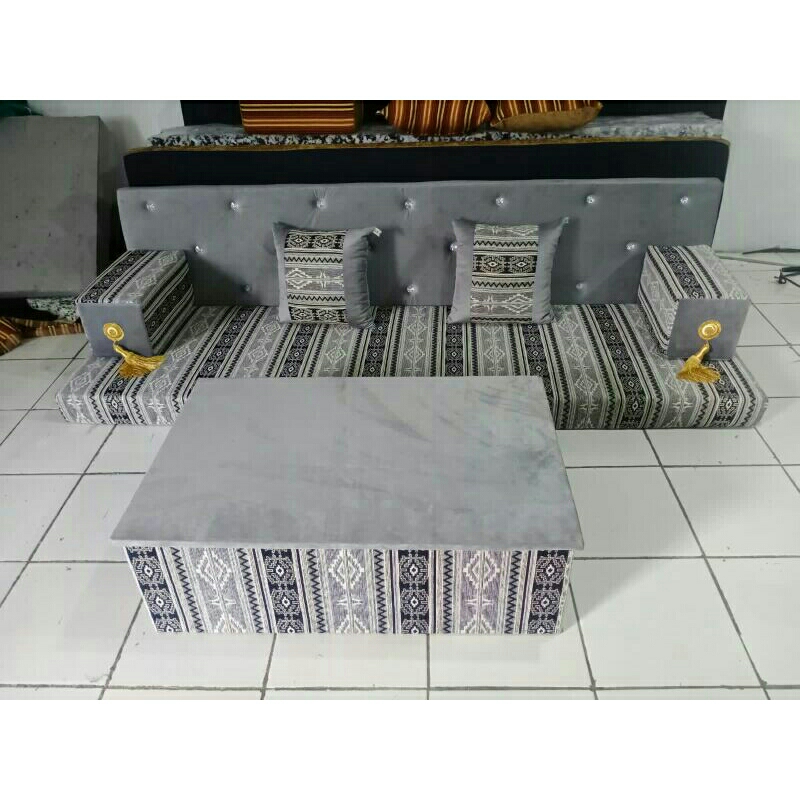 Meja Minimalis untuk Sofa Lesehan