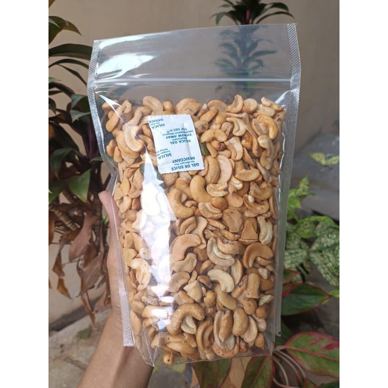 

Kacang Mete Belah Sudah Mateng Patahan 500gr