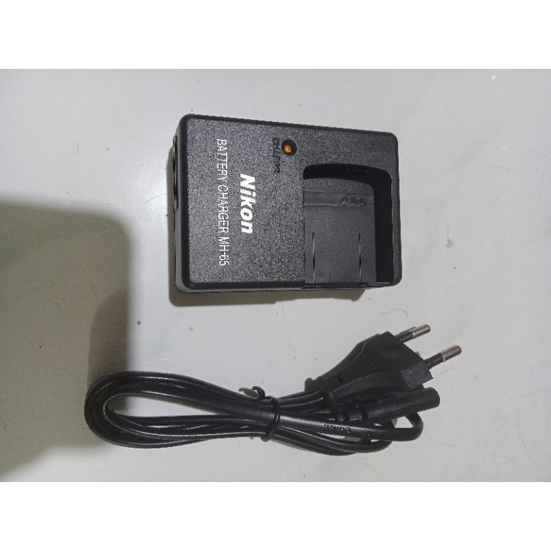 charger batre kamera Nikon aw130