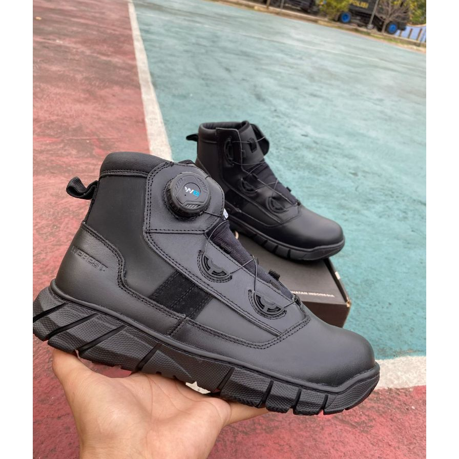 Sepatu Webest midtrack hitam doff 6in