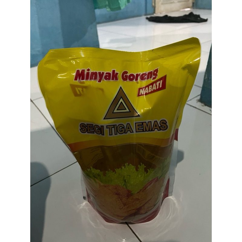 

Minyak Goreng Segitiga Emas