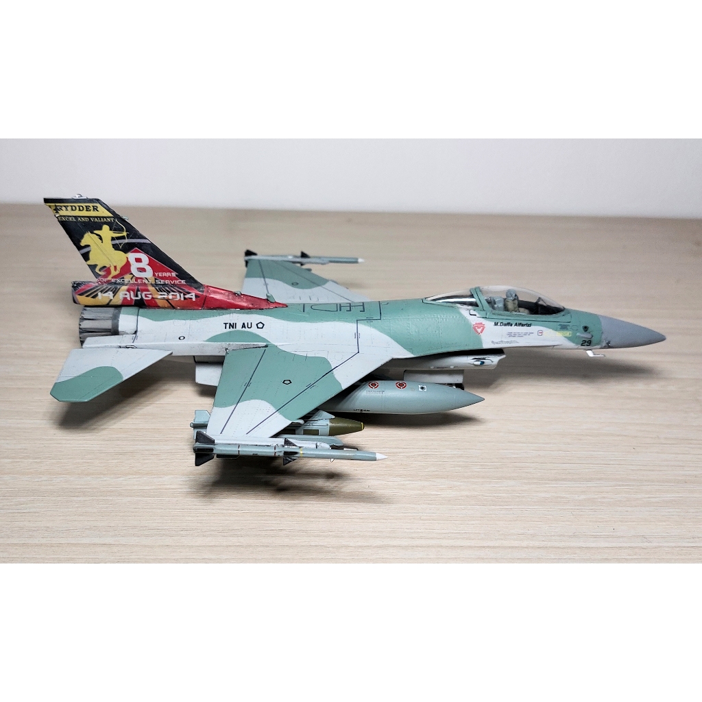 Model Pesawat Tempur Jet F-16 C Skala 72 TNI AU Diecast Rydder Valiant Indonesia
