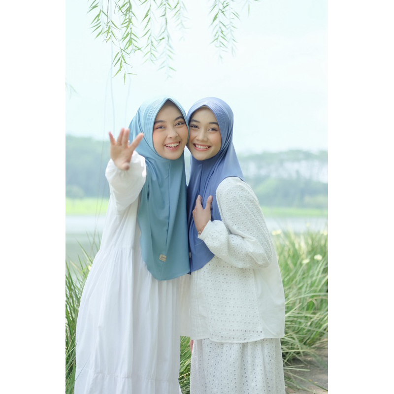 Kanaya-Bergo Ameera jersey / Bergo Pinguin M