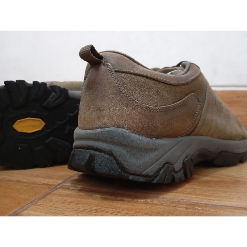 sepatu hiking/outdoor Montbell