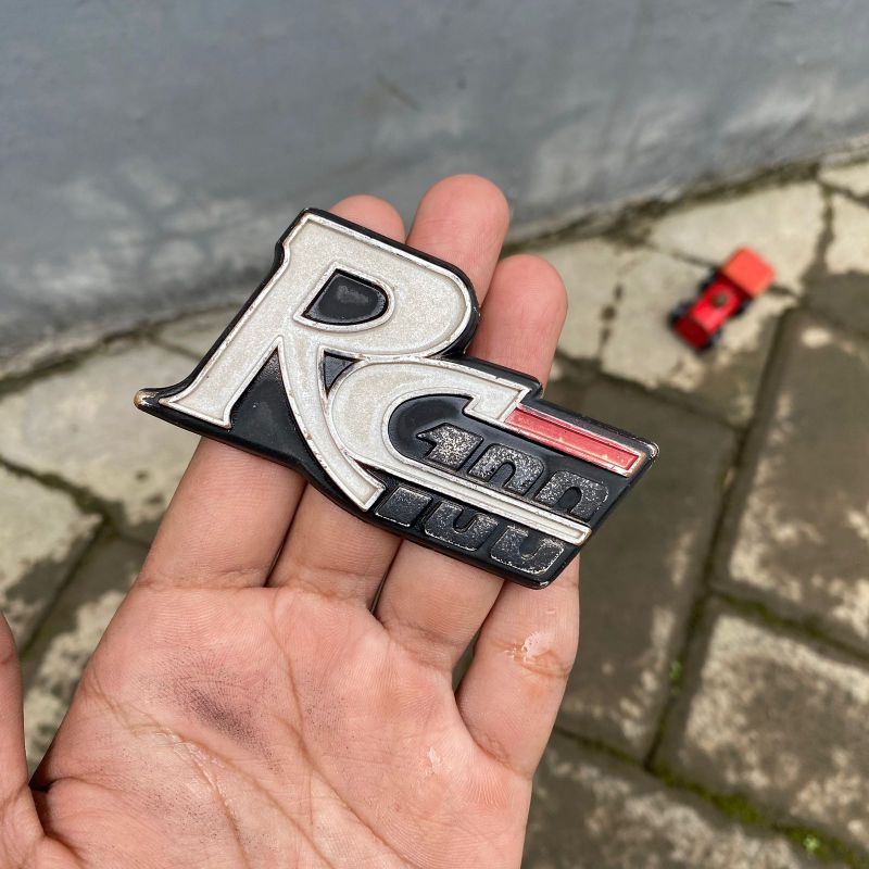 emblem sayap rc100 original emblem sayap dek depan suzuki rc100