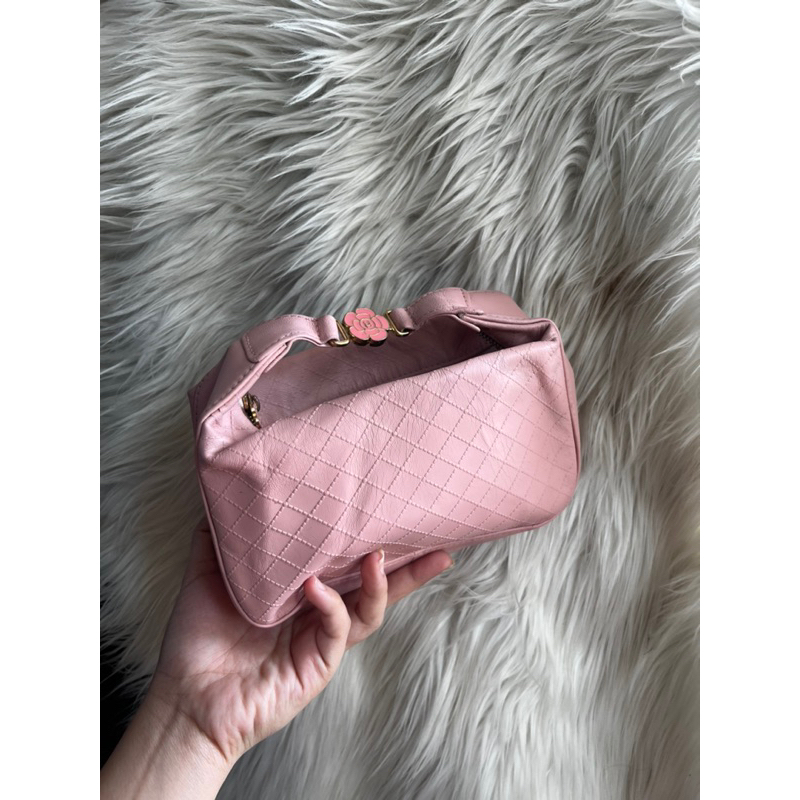 preloved pouch chanel leather