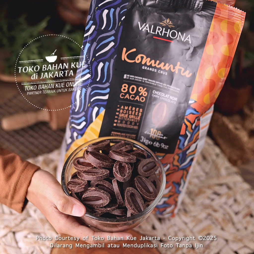 

Valrhona - Komuntu 80% 100gr Dark Couverture Chocolate Cokelat Keping Single Origin Coklat Baking Premium