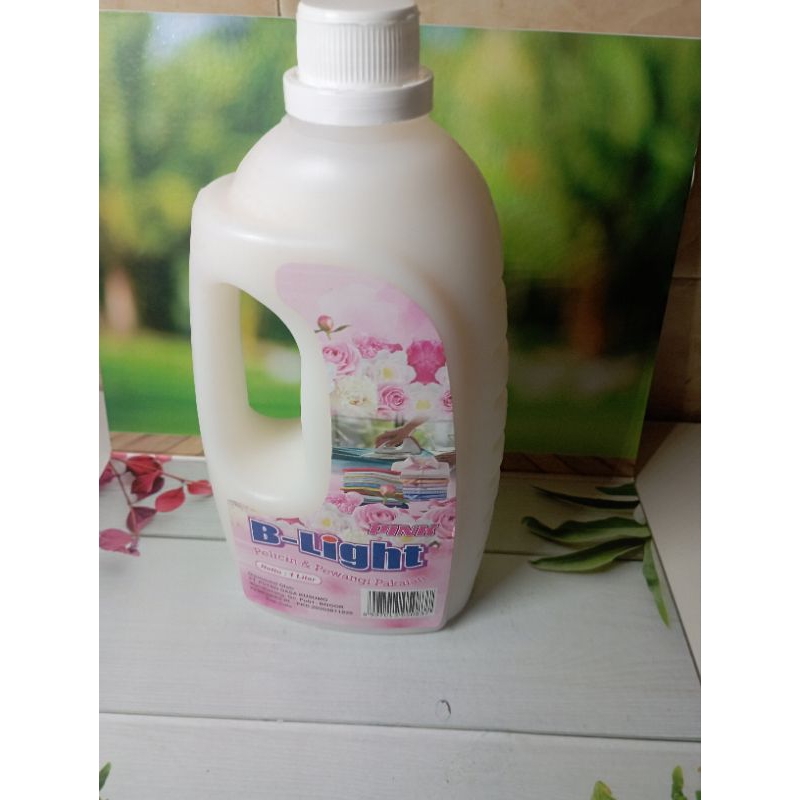 pelicin pakaian 1000 ml b-light murah