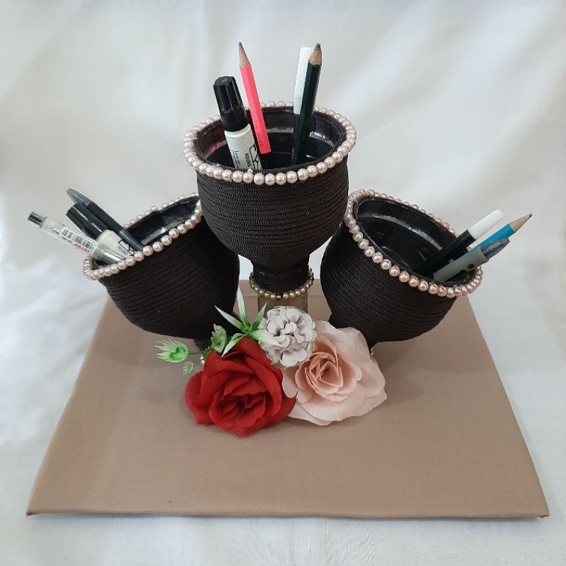 

TEMPAT PENSIL DIY