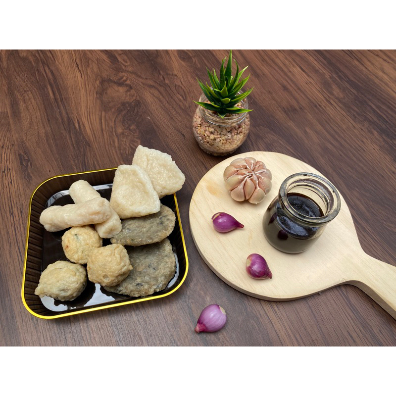 

Frozen Pempek Palembang Mix isi 15pcs Plus Cuko