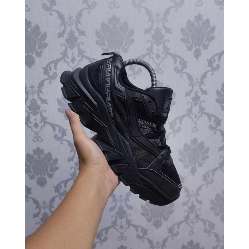 Sepatu Fila Hitam Second