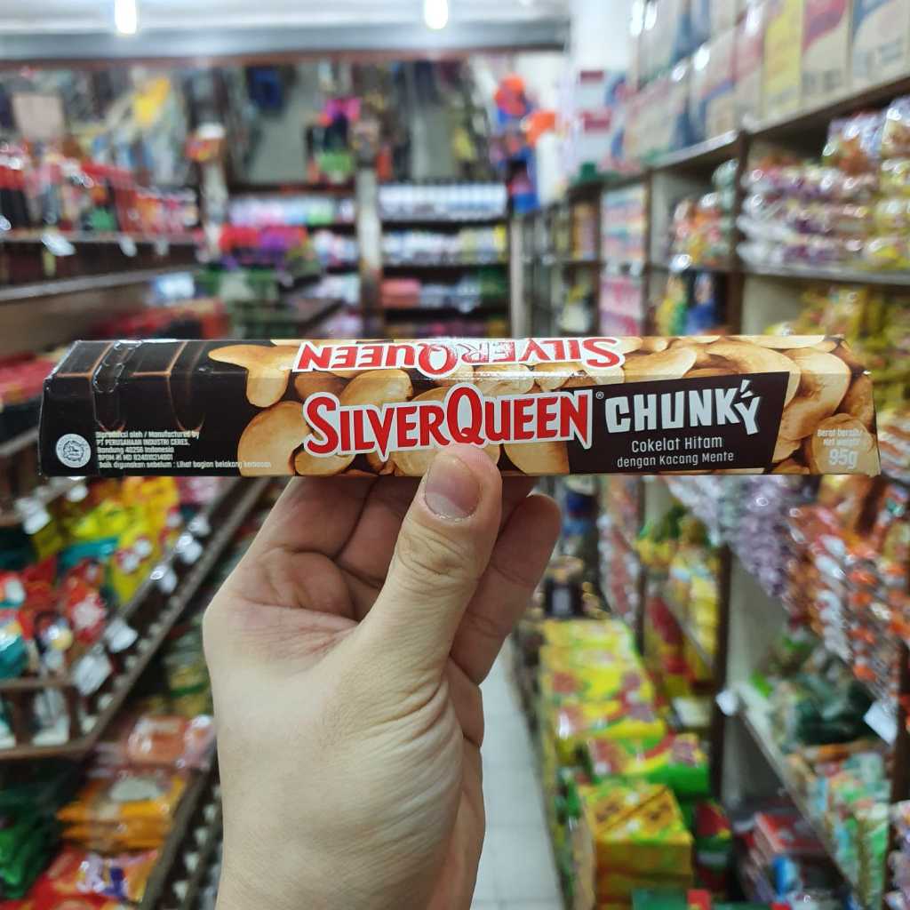 

COKELAT HITAM KACANG MENTE SILVERQUEEN CHUNKY DARK CHOCOLATE CASHEW 95 g