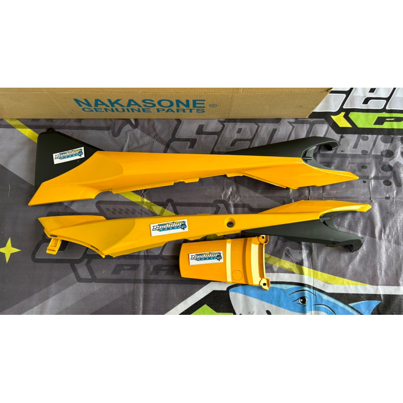 cover body belakang set kiri kanan yamaha rxz baru rx z catalyzer kuning