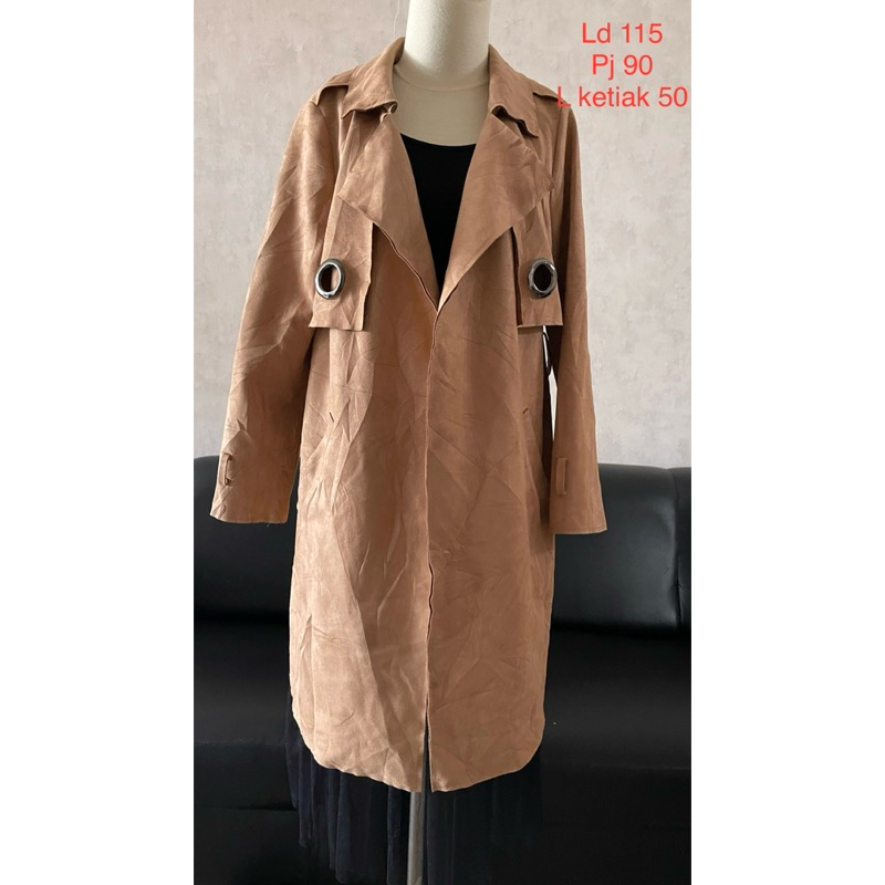 Tonson beauty long coat suede warna coklat