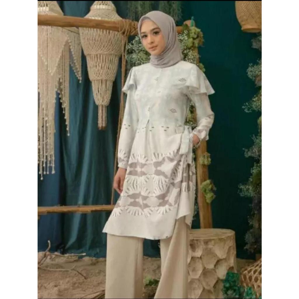 Wearing Klamby Tunik Adara Size m ( Pre Loved )
