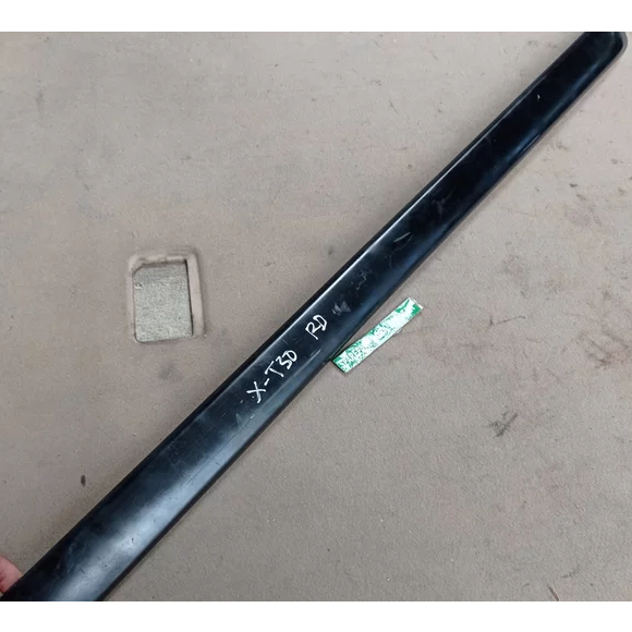 Lis list body pintu samping xtrail X-TRAIL t30 bagian depan kanan R original copotan#Best quality