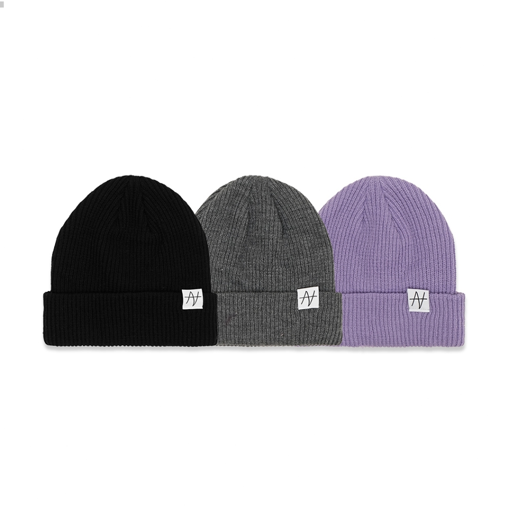 Nieeh N Logo Knit Beanie Hat