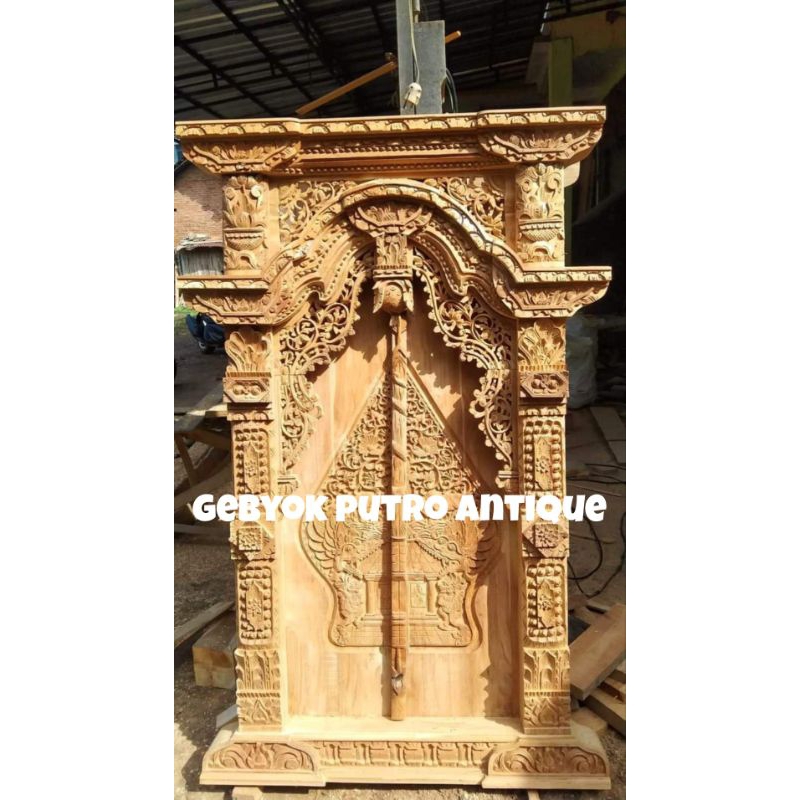 JENDELA UKIR PINTU GUNUNGAN KELIR