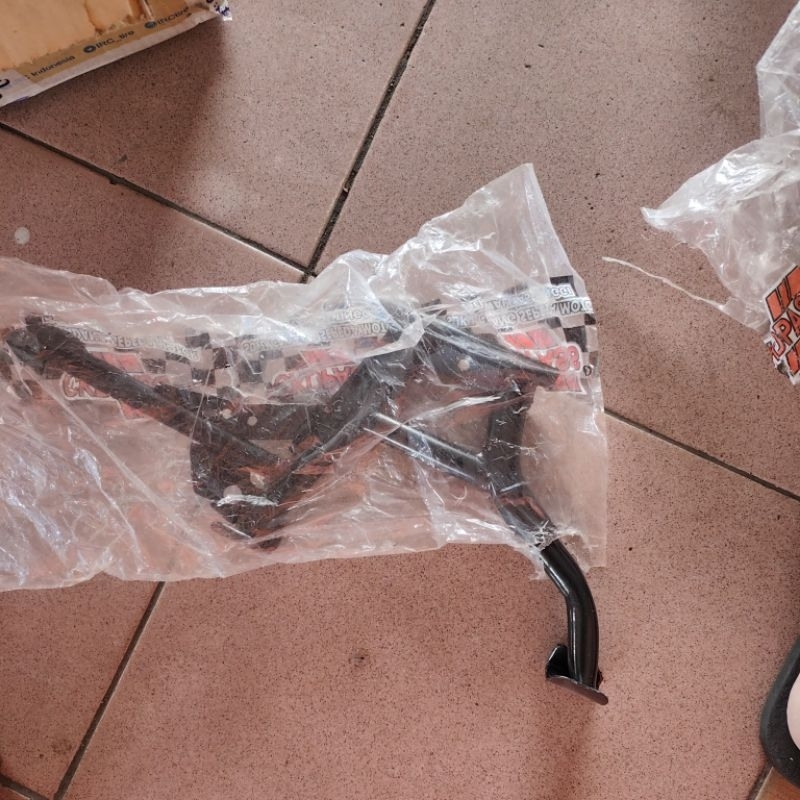 standar tengah beat karbu