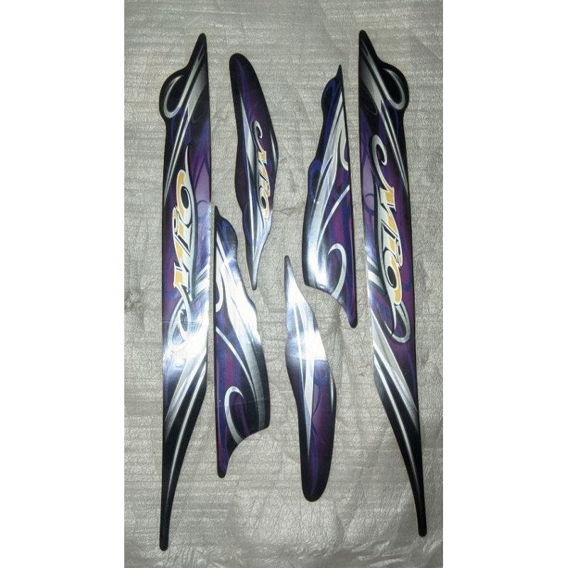 Striping stiker body kanan kiri full set Mio sporty tahun 2010 warna ungu hitam original