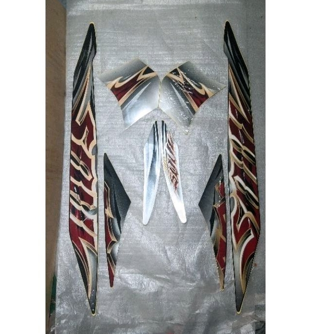 Striping stiker body kanan kiri full set Mio soul tahun 2010 2011 warna hitam putih