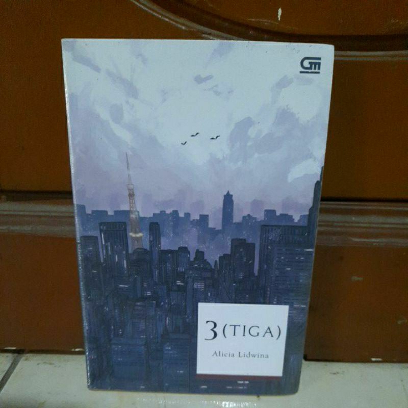 3 (tiga) - alicia lidwina