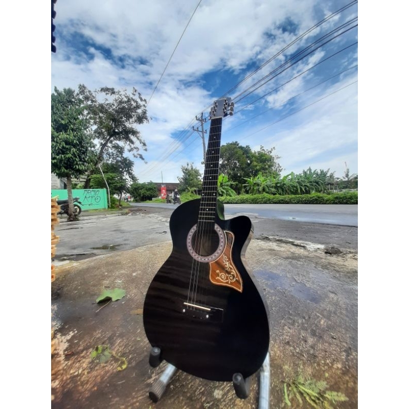 Gitar akustik Yamaha Termurah gratis pickguard packing kayu