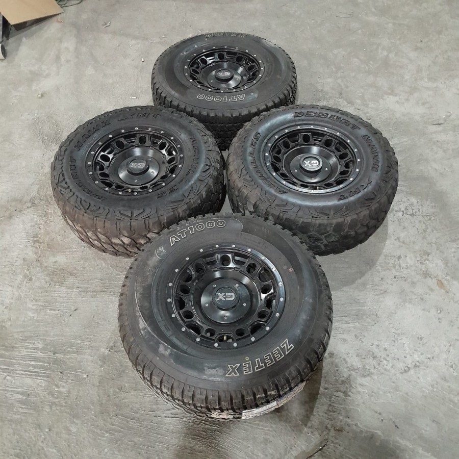 Velg Mobil Bekas KMC R15 Lubang 6 Ban 31 10,5 R15