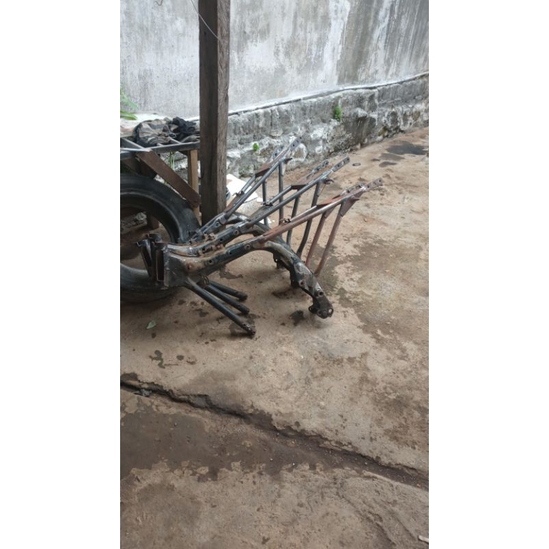 rangka megapro modif cb/gl100