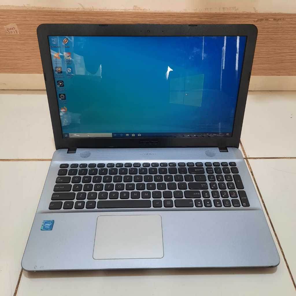 Laptop Asus X541SA, Intel Celeron-N3060, Ram 4/500Gb, Silver Bergaransi