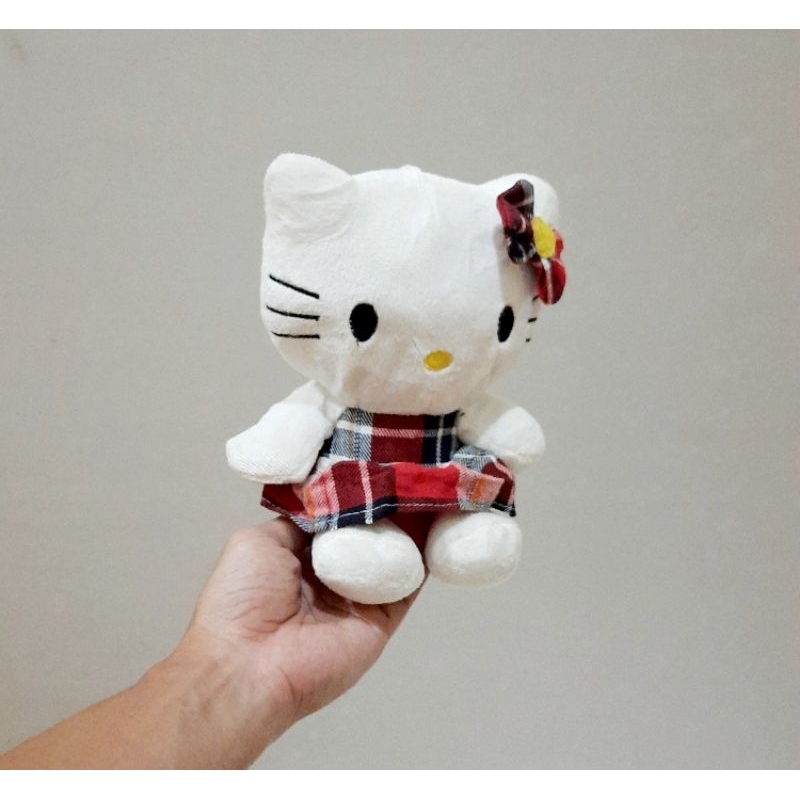 Hello Kitty Akb48 Costum Size 15 cm/ Boneka Hello Kitty