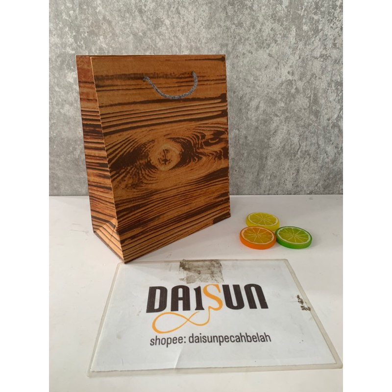 

TAS KERTAS PAPER BAG TAS HAJATAN TAS SOUVENIR KAYU TGG