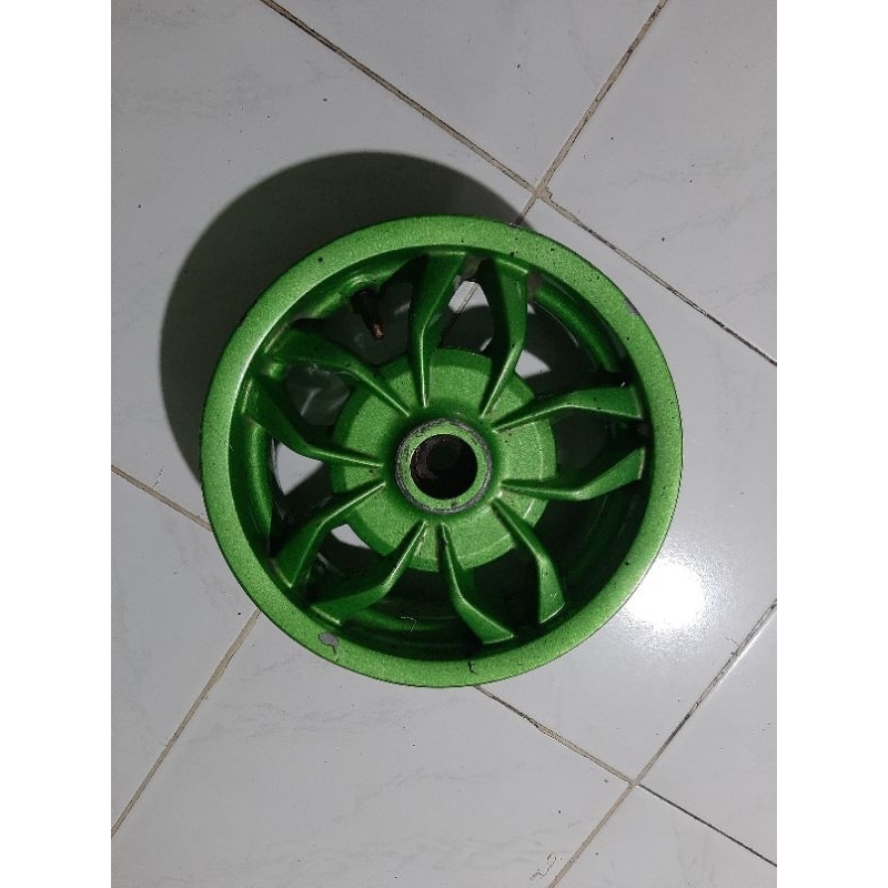Velg belakang vespa matic s facelift ring 10